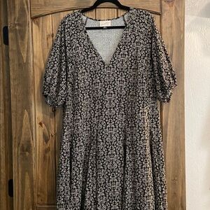 Universal Thread Black and Cream Floral Dress